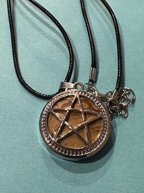 Silver Pentagram Pendant Necklace with Brown Inlay
